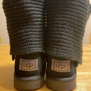 Black Sweater Uggs